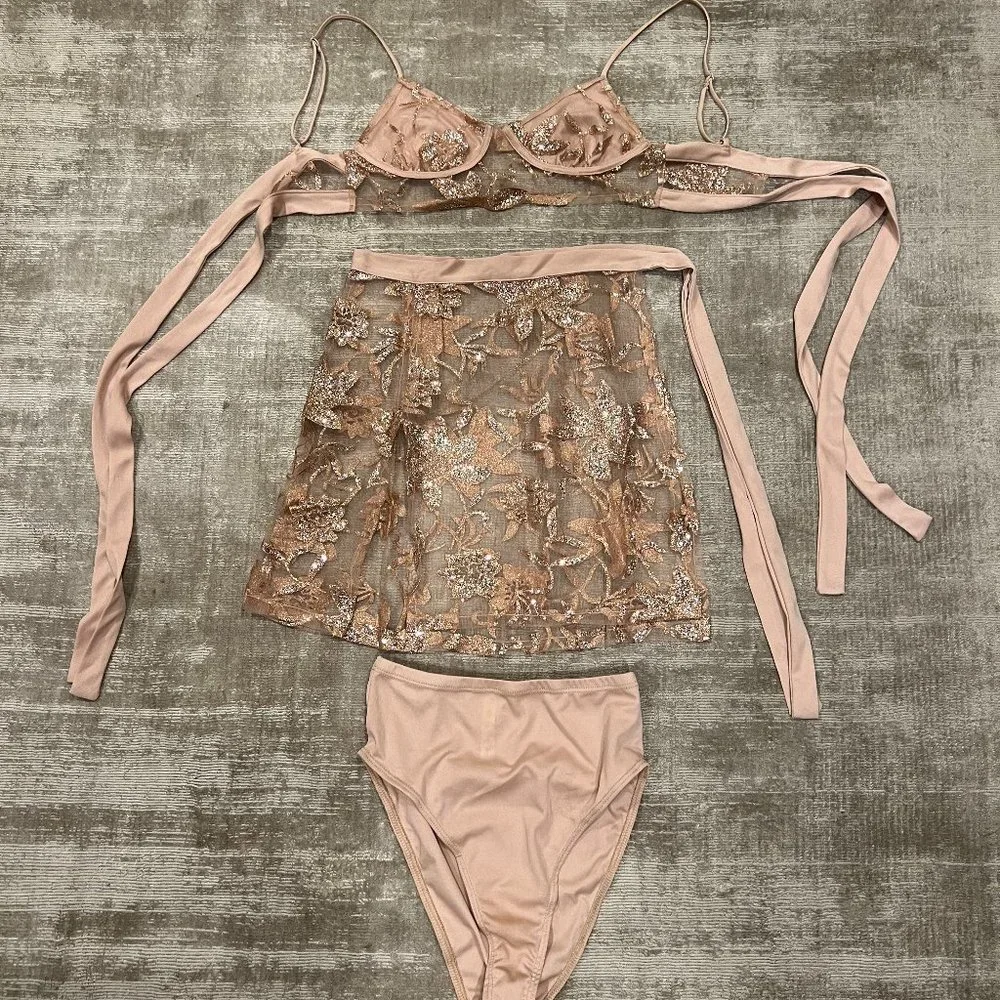 NWOT Party Girl Glitter Mesh Set in Gold XS - Picture 2 of 10